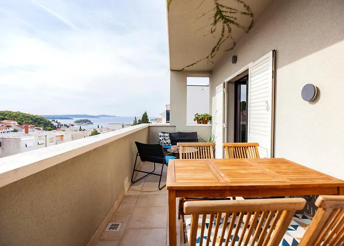 Vale Apartment *