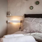 Vale Apartment