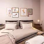 Vale Apartment