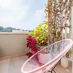 Vale Apartment