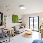 Vale Apartment *